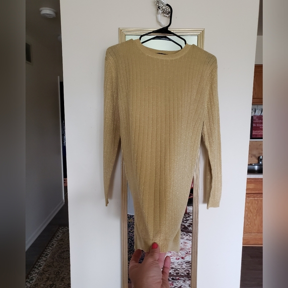 Gold glittered oversized sweater - Picture 4 of 11